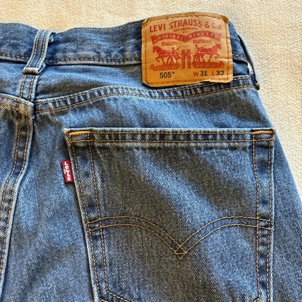 Levi's Men's Jeans 505 31 X 32** Med Blue Straight Dad Jeans Normcore Blokecore